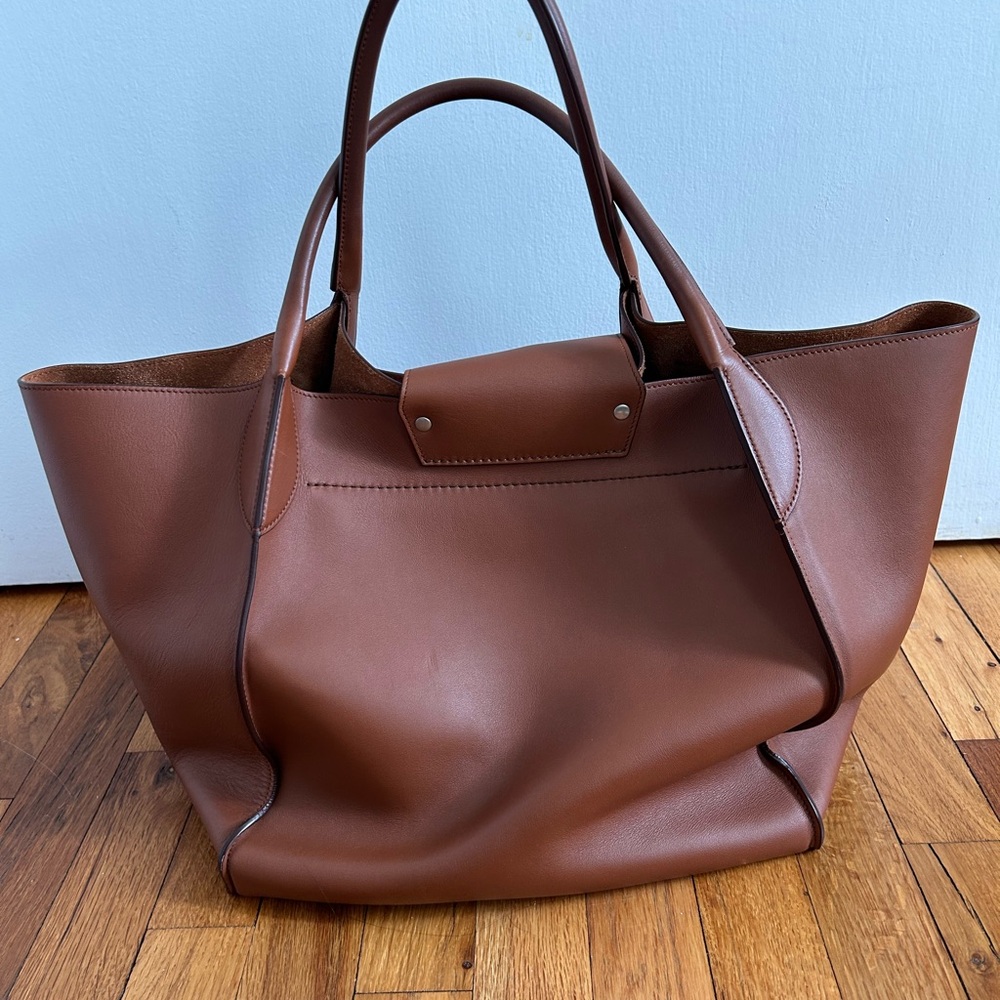 CELINE Big Bag Medium in Tan Smooth Leather - Picture 2 of 8